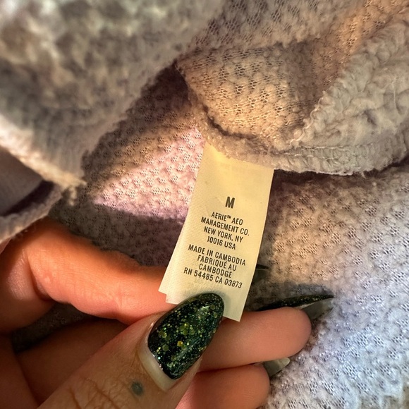 Aerie Dream Sherpa Lilac Color, Quarter Zip, size Med. like new - Picture 3 of 7